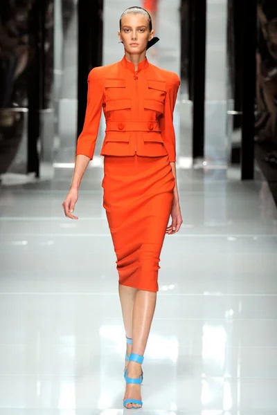 Look 28